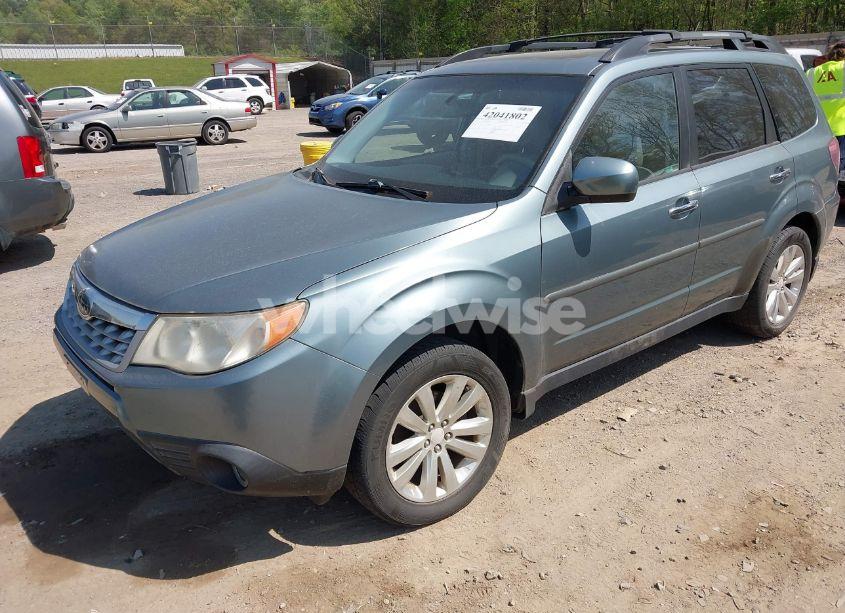 Photo 2 of 2011 Subaru Forester 2.5X PREMIUM (VIN JF2SHBDC3BH709562)
