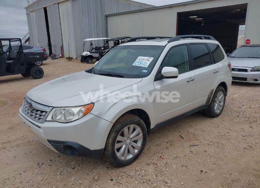 Photo 2 of 2011 Subaru Forester 2.5X PREMIUM (VIN JF2SHBDC3BH776825)