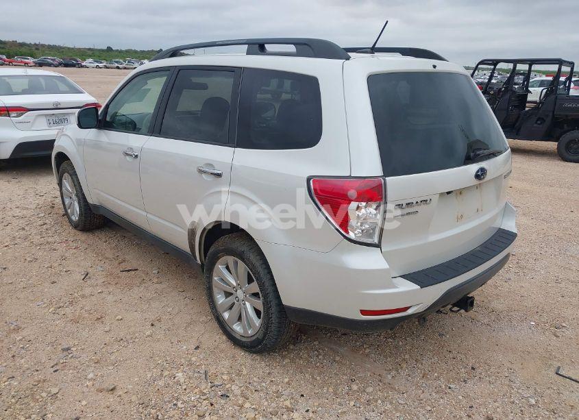 Photo 3 of 2011 Subaru Forester 2.5X PREMIUM (VIN JF2SHBDC3BH776825)