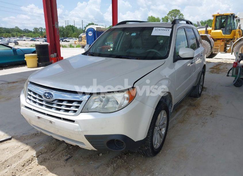 Photo 2 of 2012 Subaru Forester 2.5X PREMIUM (VIN JF2SHBDC3CH424796)