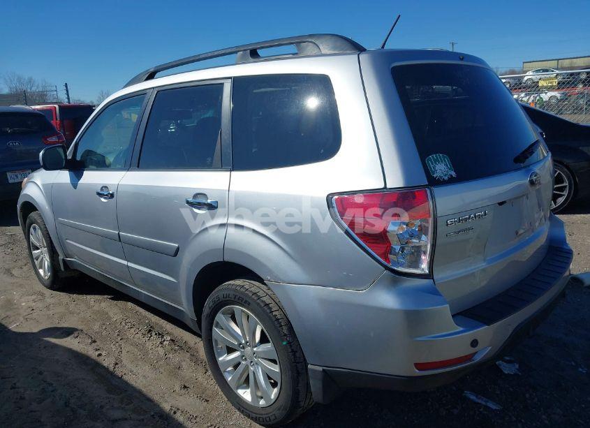 Photo 3 of 2012 Subaru Forester 2.5X PREMIUM (VIN JF2SHBDC3CH438097)