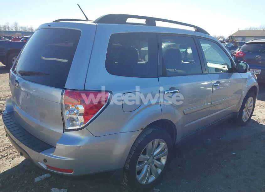 Photo 4 of 2012 Subaru Forester 2.5X PREMIUM (VIN JF2SHBDC3CH438097)