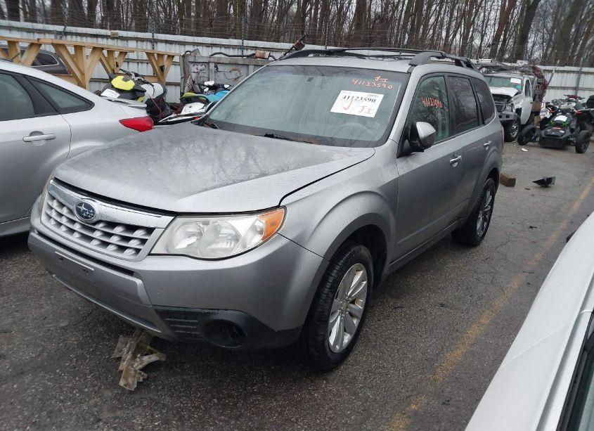 Photo 2 of 2011 Subaru Forester 2.5X PREMIUM (VIN JF2SHBDC4BH712602)