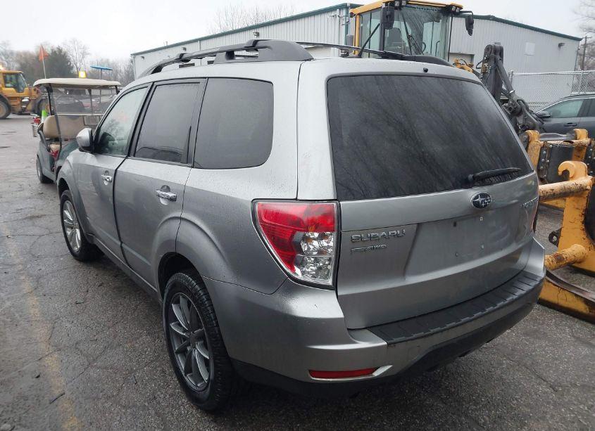Photo 3 of 2011 Subaru Forester 2.5X PREMIUM (VIN JF2SHBDC4BH712602)