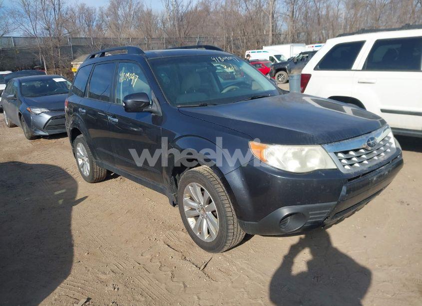 2011 Subaru Forester 2.5X PREMIUM (VIN JF2SHBDC4BH751805) main photo