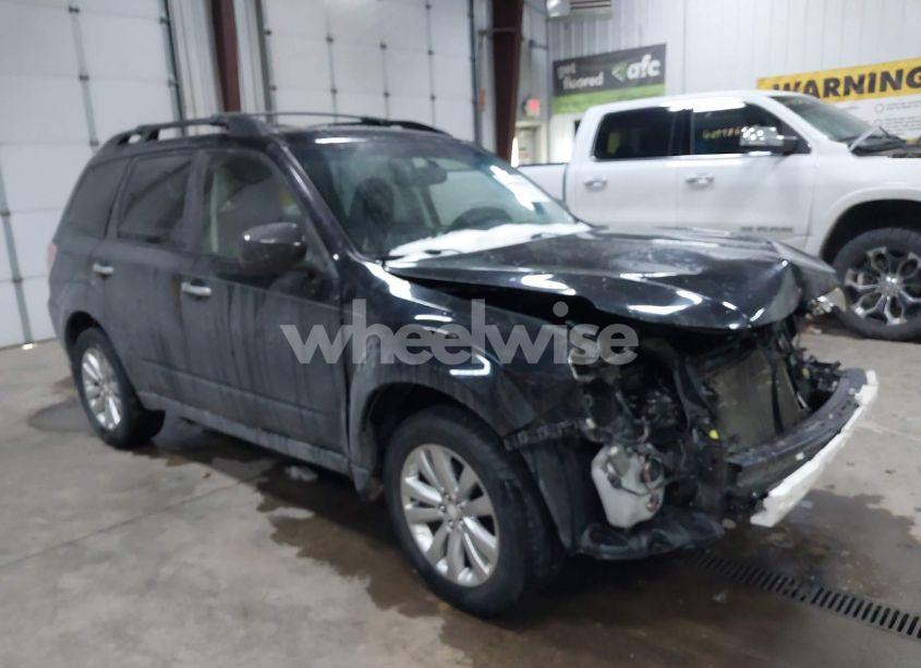 2012 Subaru Forester 2.5X PREMIUM (VIN JF2SHBDC4CH424600) main photo