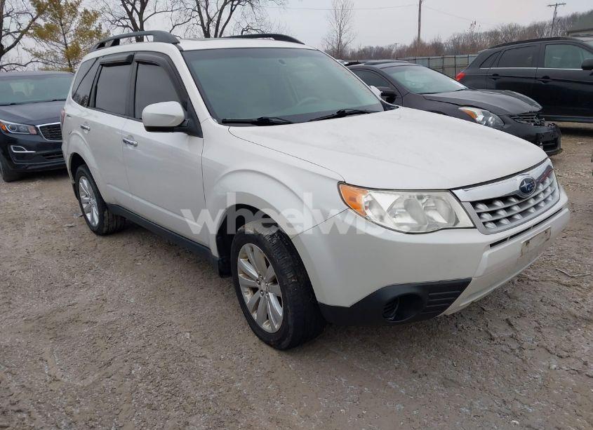 2012 Subaru Forester 2.5X PREMIUM (VIN JF2SHBDC7CH435932) main photo