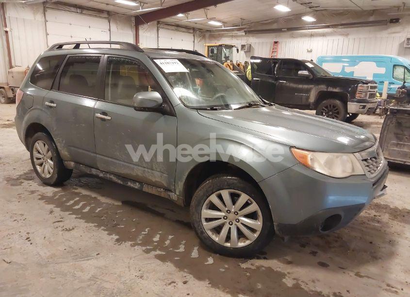 2011 Subaru Forester 2.5X PREMIUM (VIN JF2SHBDC8BH764721) main photo