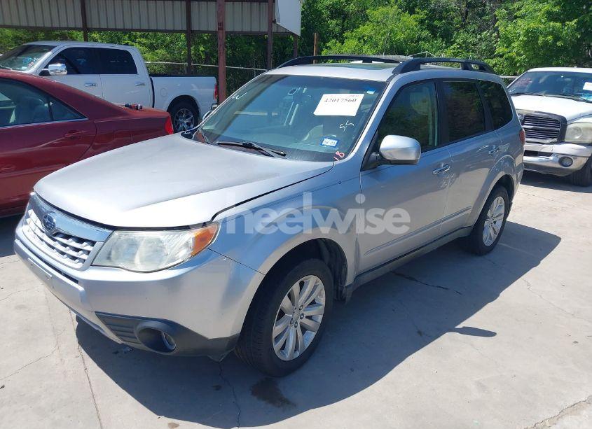 Photo 2 of 2012 Subaru Forester 2.5X LIMITED (VIN JF2SHBEC0CH435852)