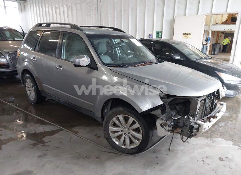 2011 Subaru Forester 2.5X LIMITED (VIN JF2SHBEC6BH736978) main photo