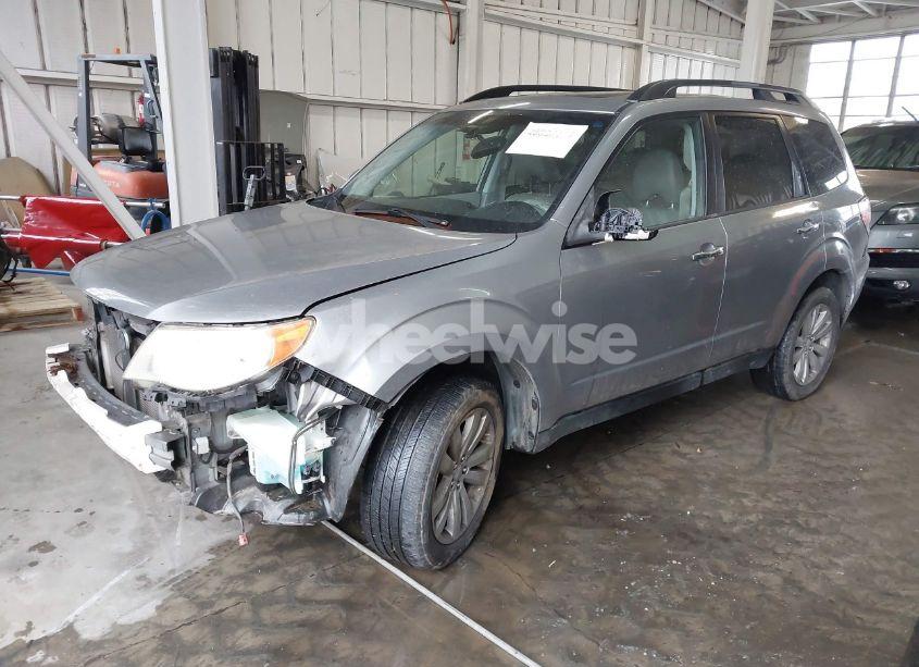 Photo 2 of 2011 Subaru Forester 2.5X LIMITED (VIN JF2SHBEC6BH736978)