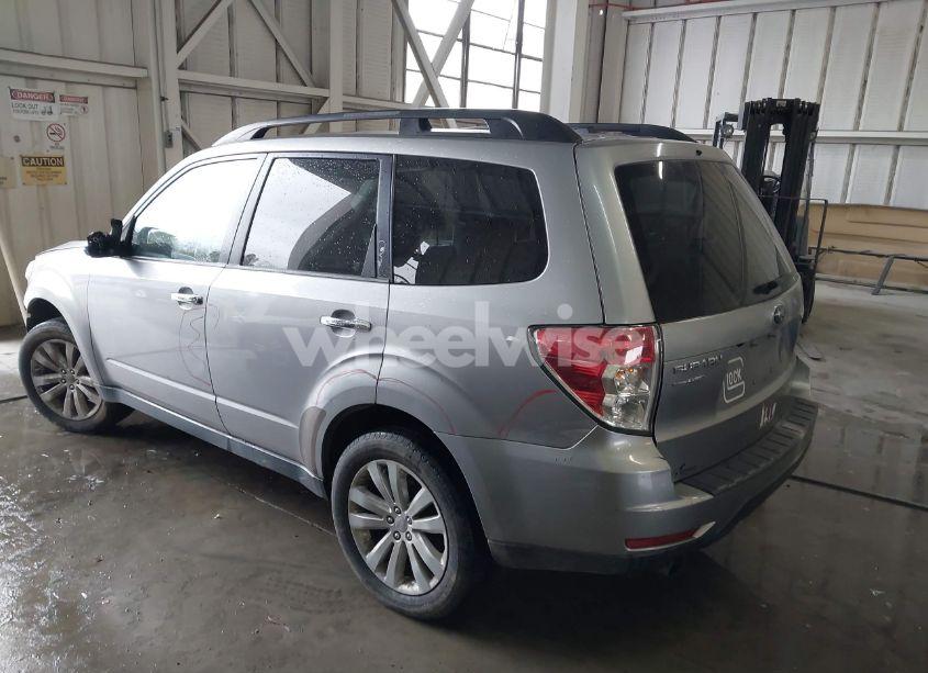 Photo 3 of 2011 Subaru Forester 2.5X LIMITED (VIN JF2SHBEC6BH736978)