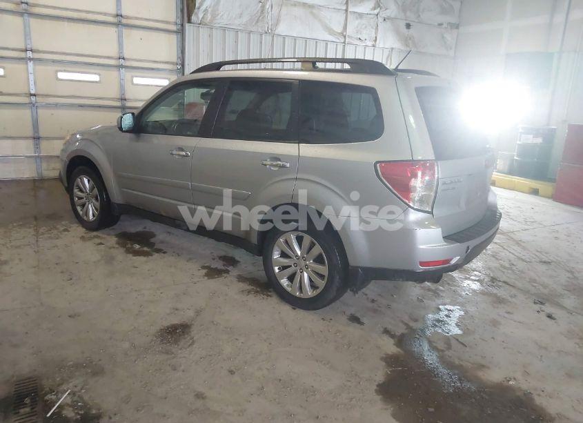 Photo 3 of 2012 Subaru Forester 2.5X LIMITED (VIN JF2SHBEC7CH437999)