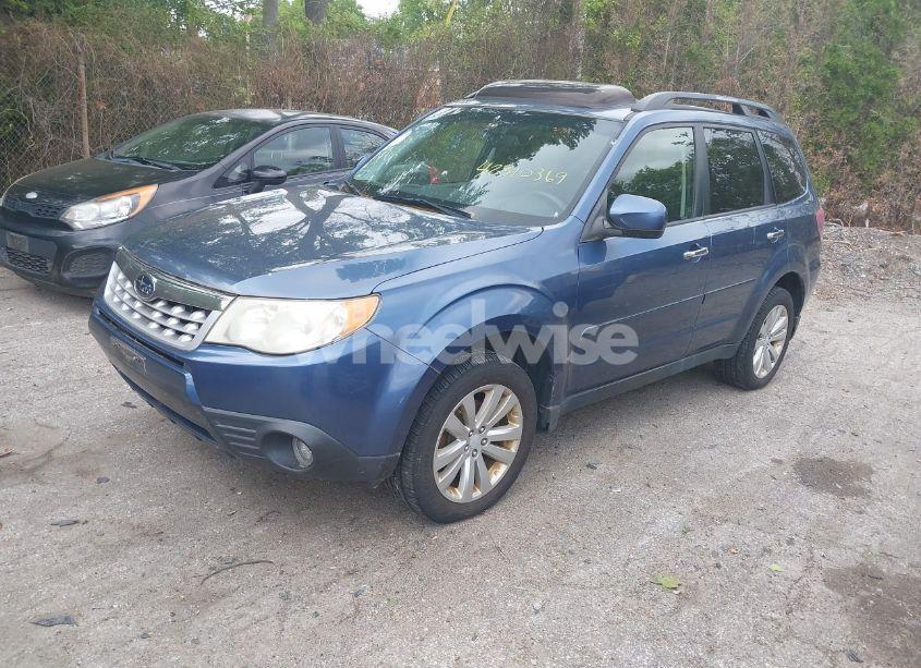 Photo 2 of 2012 Subaru Forester 2.5X LIMITED (VIN JF2SHBEC8CH414568)