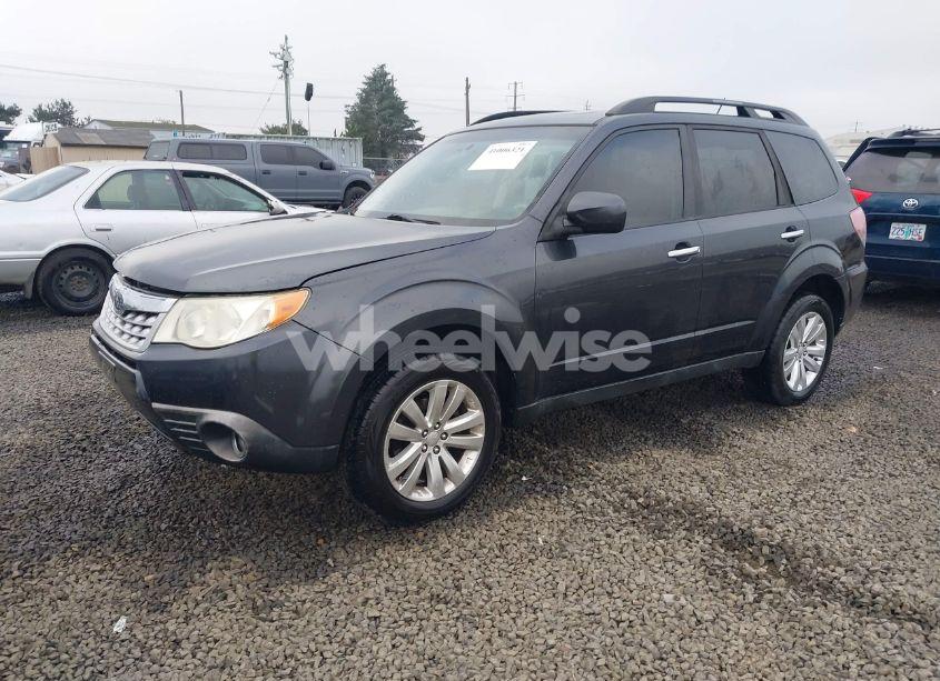 Photo 2 of 2011 Subaru Forester 2.5X LIMITED (VIN JF2SHBECXBH721478)