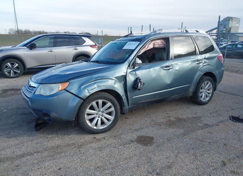 Photo 2 of 2011 Subaru Forester 2.5X TOURING (VIN JF2SHBGC0BH740912)