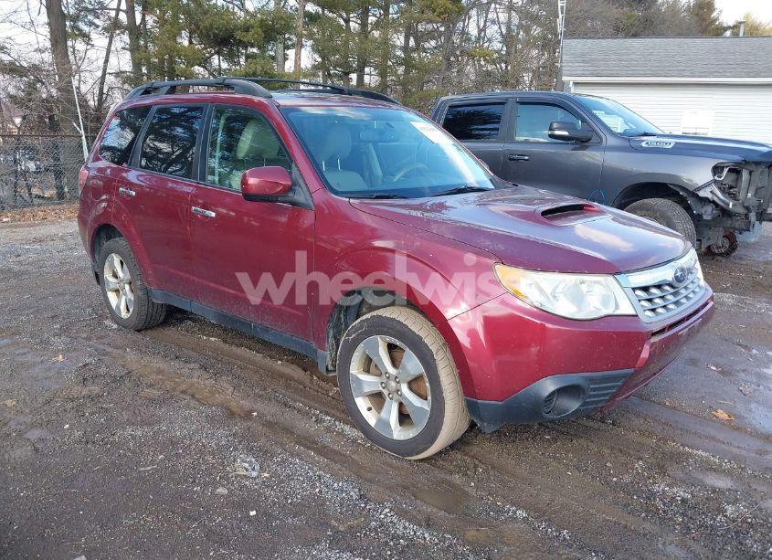 2013 Subaru Forester 2.5XT PREMIUM (VIN JF2SHGAC8DH417720) main photo