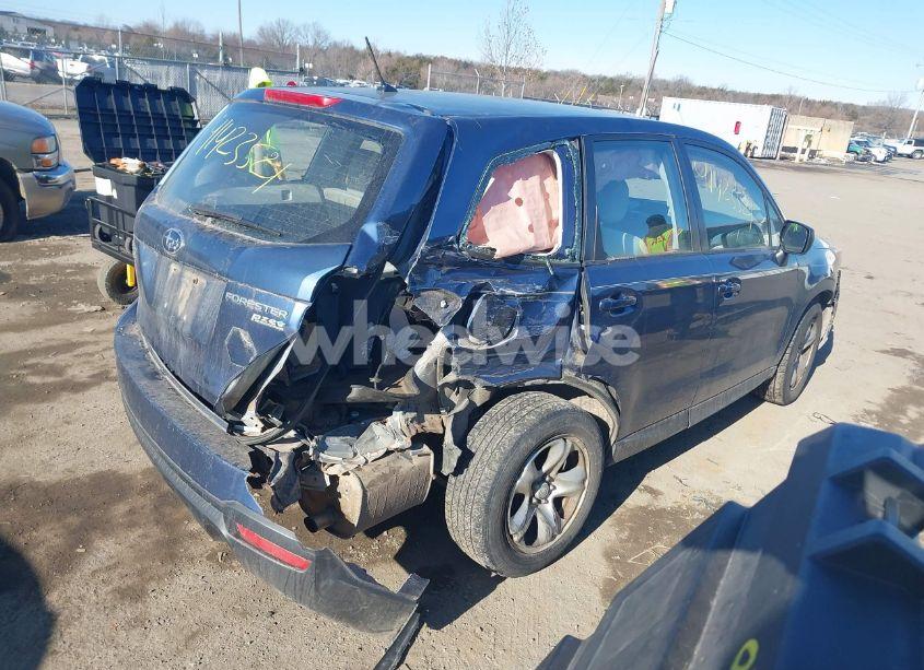Photo 4 of 2014 Subaru Forester 2.5I (VIN JF2SJAAC0EH439472)