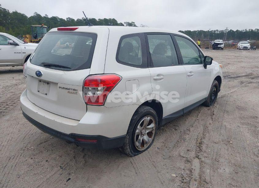 Photo 4 of 2015 Subaru Forester 2.5I (VIN JF2SJAAC0FH444916)