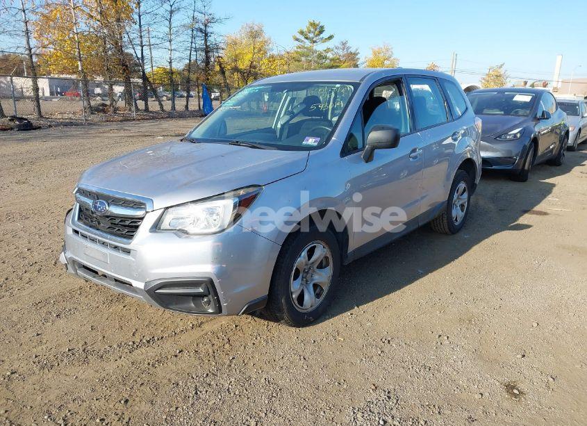Photo 2 of 2017 Subaru Forester 2.5I (VIN JF2SJAAC2HG593014)