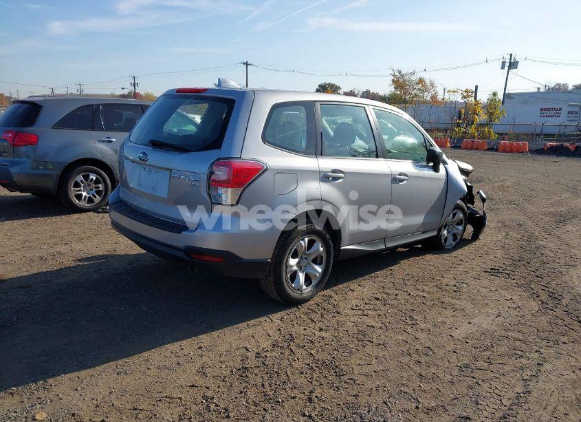 Photo 4 of 2017 Subaru Forester 2.5I (VIN JF2SJAAC2HG593014)