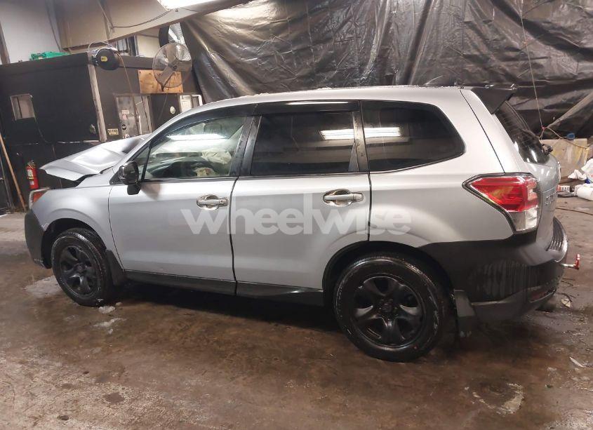 Photo 14 of 2018 Subaru Forester 2.5I (VIN JF2SJAAC2JG508288)