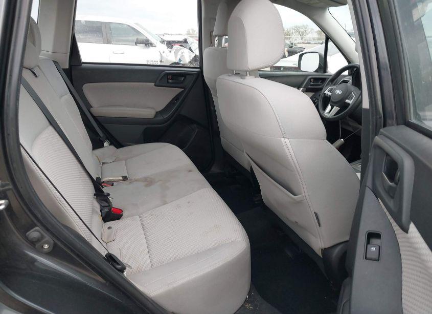 Photo 8 of 2018 Subaru Forester 2.5I (VIN JF2SJAAC4JH611061)