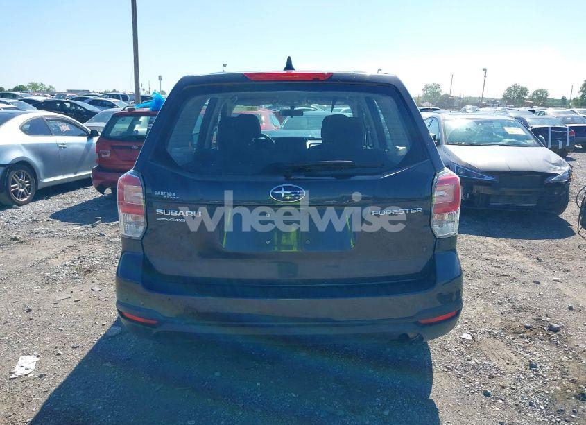 Photo 15 of 2018 Subaru Forester 2.5I (VIN JF2SJAAC6JH525816)