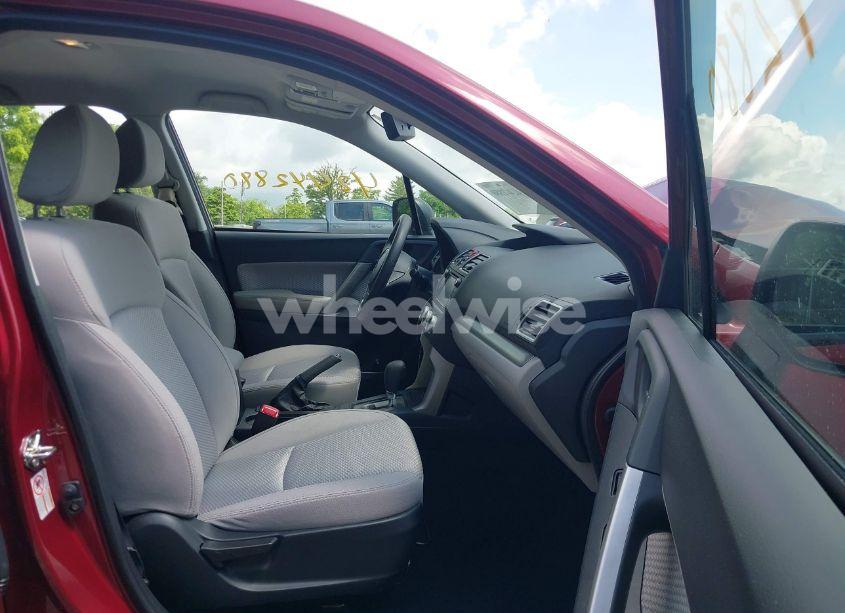 Photo 5 of 2018 Subaru Forester 2.5I (VIN JF2SJAAC6JH541420)