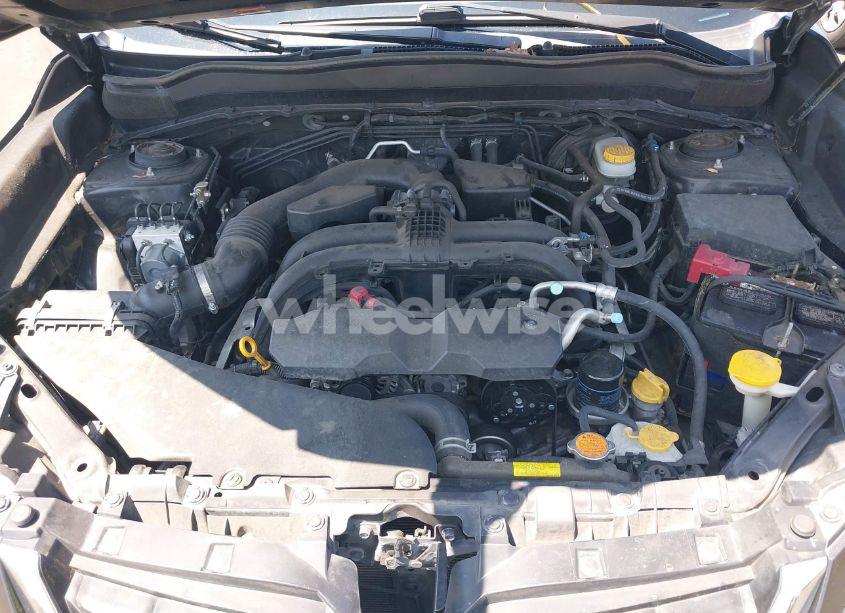 Photo 10 of 2018 Subaru Forester 2.5I (VIN JF2SJAAC8JG604541)