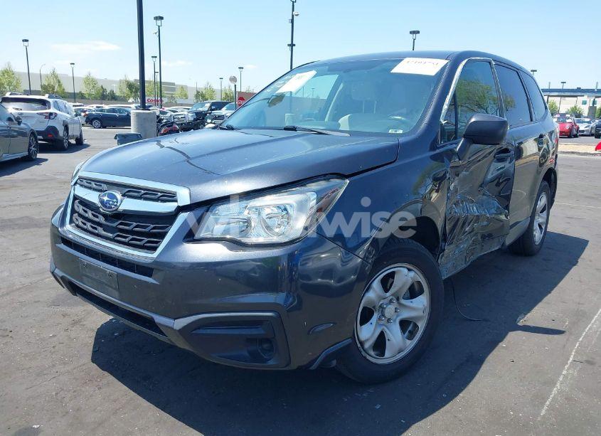 Photo 2 of 2018 Subaru Forester 2.5I (VIN JF2SJAAC8JG604541)