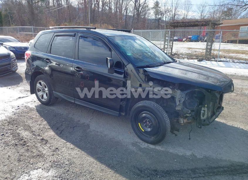 2014 Subaru Forester 2.5I (VIN JF2SJAACXEH425126) main photo