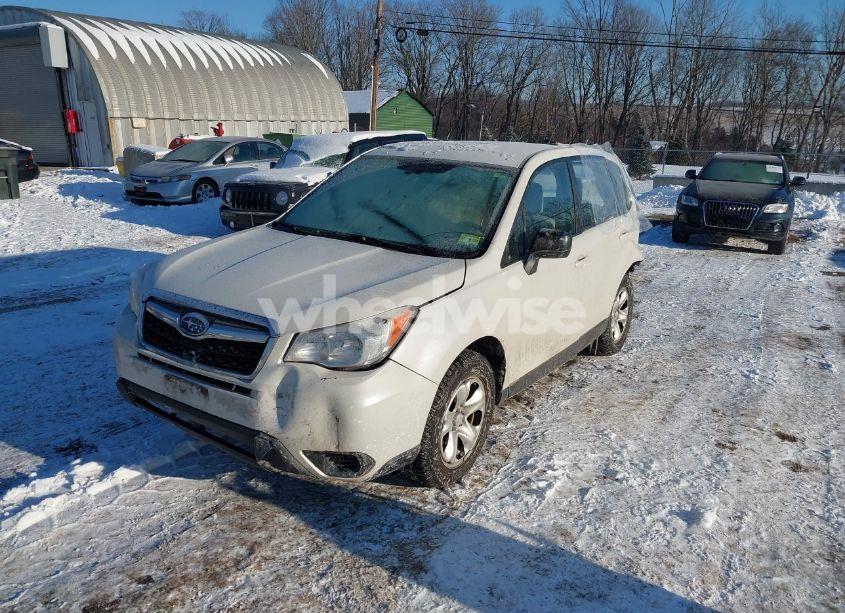 Photo 2 of 2015 Subaru Forester 2.5I (VIN JF2SJAACXFH464137)