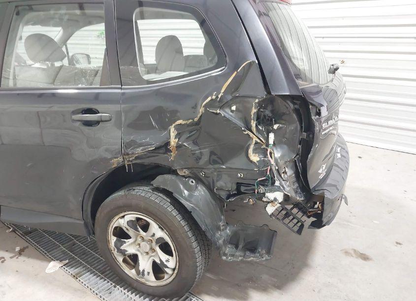 Photo 6 of 2016 Subaru Forester 2.5I (VIN JF2SJAACXGH514665)