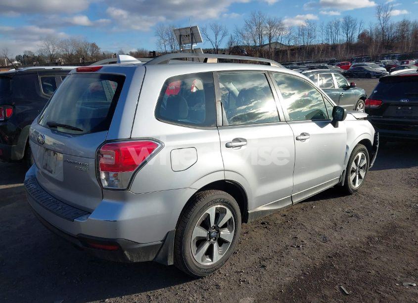 Photo 4 of 2017 Subaru Forester 2.5I (VIN JF2SJABC0HH484088)