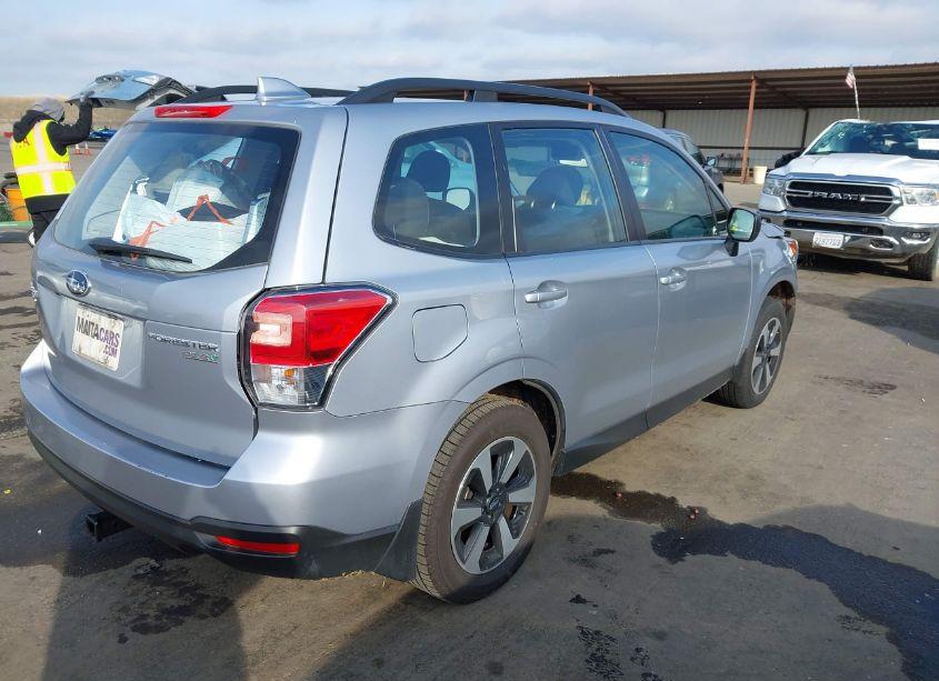 Photo 4 of 2017 Subaru Forester 2.5I (VIN JF2SJABC0HH487489)