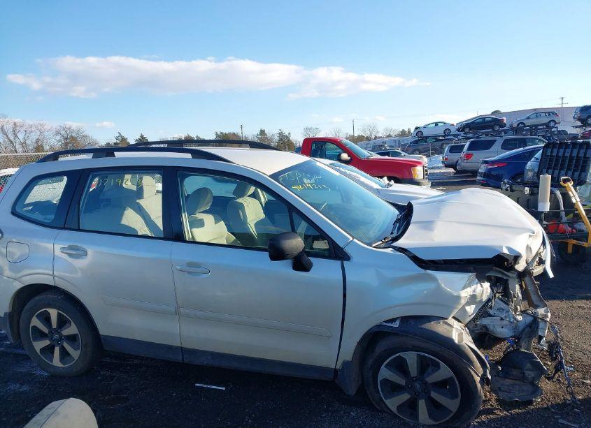 Photo 13 of 2017 Subaru Forester 2.5I (VIN JF2SJABC1HH574933)