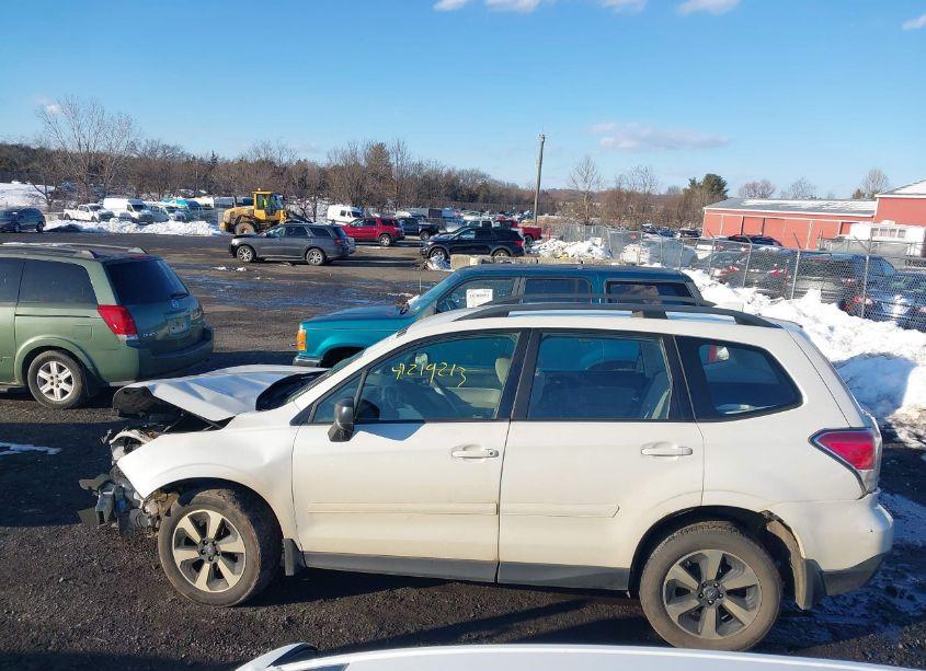 Photo 14 of 2017 Subaru Forester 2.5I (VIN JF2SJABC1HH574933)