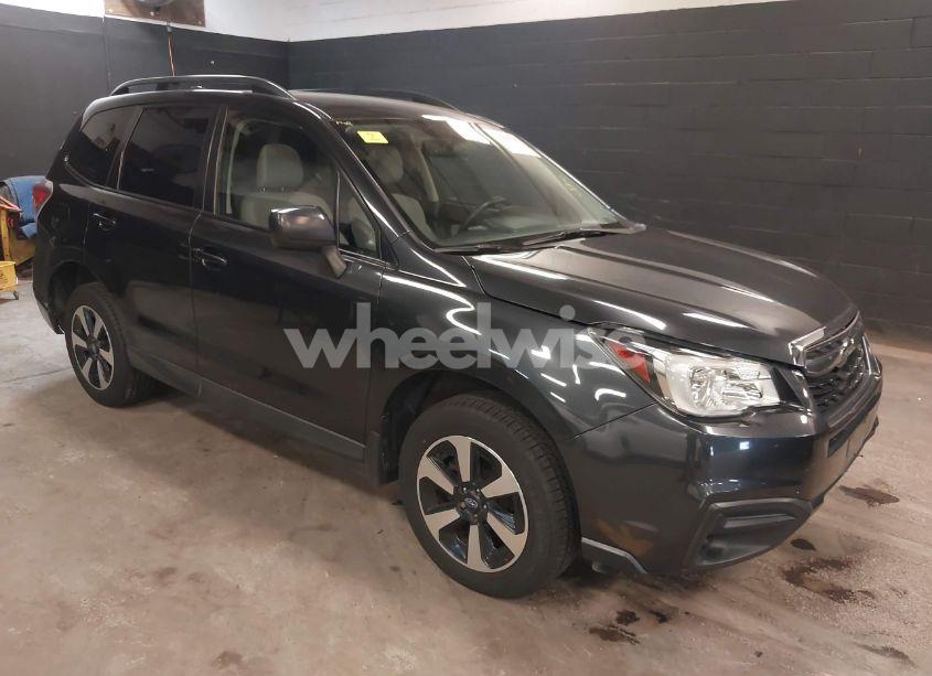 2018 Subaru Forester 2.5I (VIN JF2SJABC1JH421796) main photo