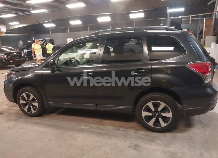 Photo 14 of 2018 Subaru Forester 2.5I (VIN JF2SJABC1JH421796)