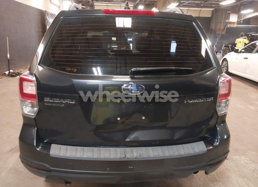 Photo 16 of 2018 Subaru Forester 2.5I (VIN JF2SJABC1JH421796)