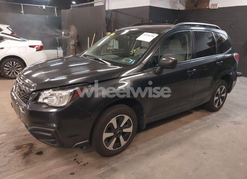 Photo 2 of 2018 Subaru Forester 2.5I (VIN JF2SJABC1JH421796)