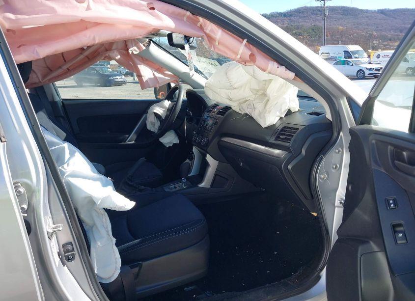 Photo 5 of 2015 Subaru Forester 2.5I (VIN JF2SJABC2FH555384)