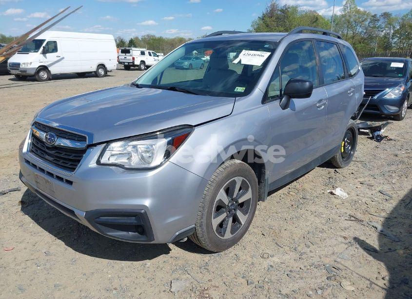 Photo 2 of 2017 Subaru Forester 2.5I (VIN JF2SJABC2HH560393)
