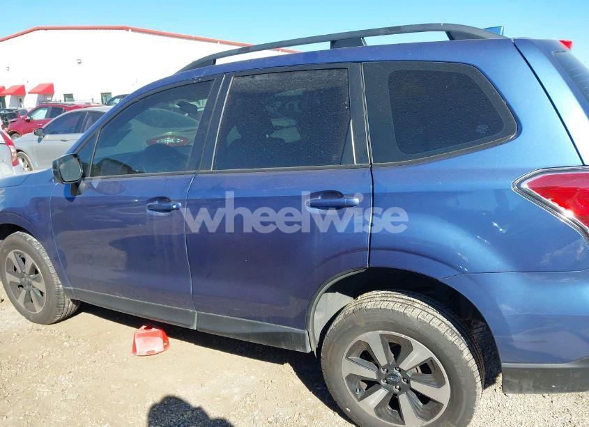 Photo 15 of 2018 Subaru Forester 2.5I (VIN JF2SJABC2JH427073)