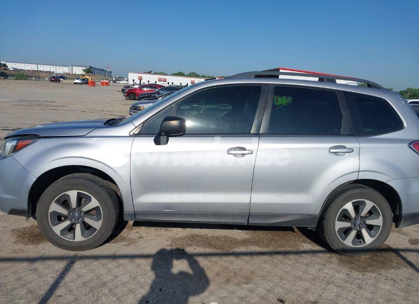 Photo 14 of 2018 Subaru Forester 2.5I (VIN JF2SJABC2JH434007)