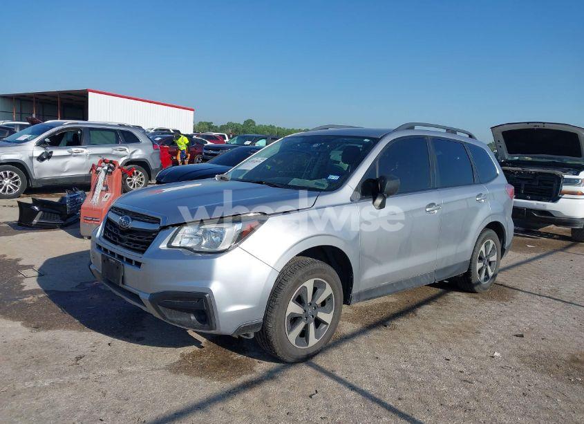 Photo 2 of 2018 Subaru Forester 2.5I (VIN JF2SJABC2JH434007)