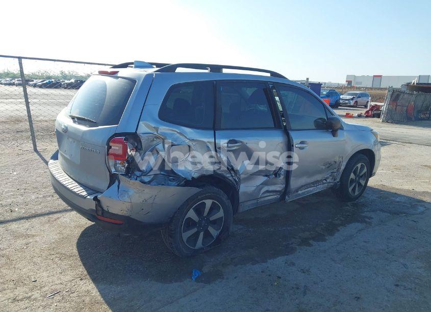 Photo 4 of 2018 Subaru Forester 2.5I (VIN JF2SJABC2JH434007)