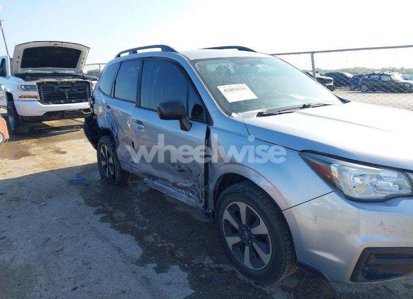 Photo 6 of 2018 Subaru Forester 2.5I (VIN JF2SJABC2JH434007)