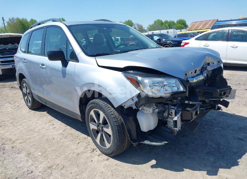 2018 Subaru Forester 2.5I (VIN JF2SJABC2JH463734) main photo